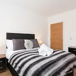 Birmingham City Centre Spacious Apartment