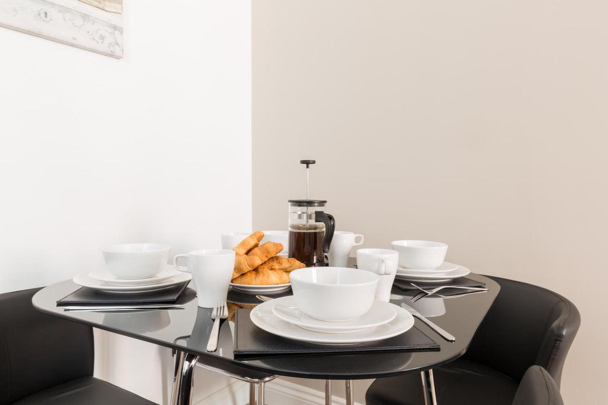 Apartment Centre Spacious
